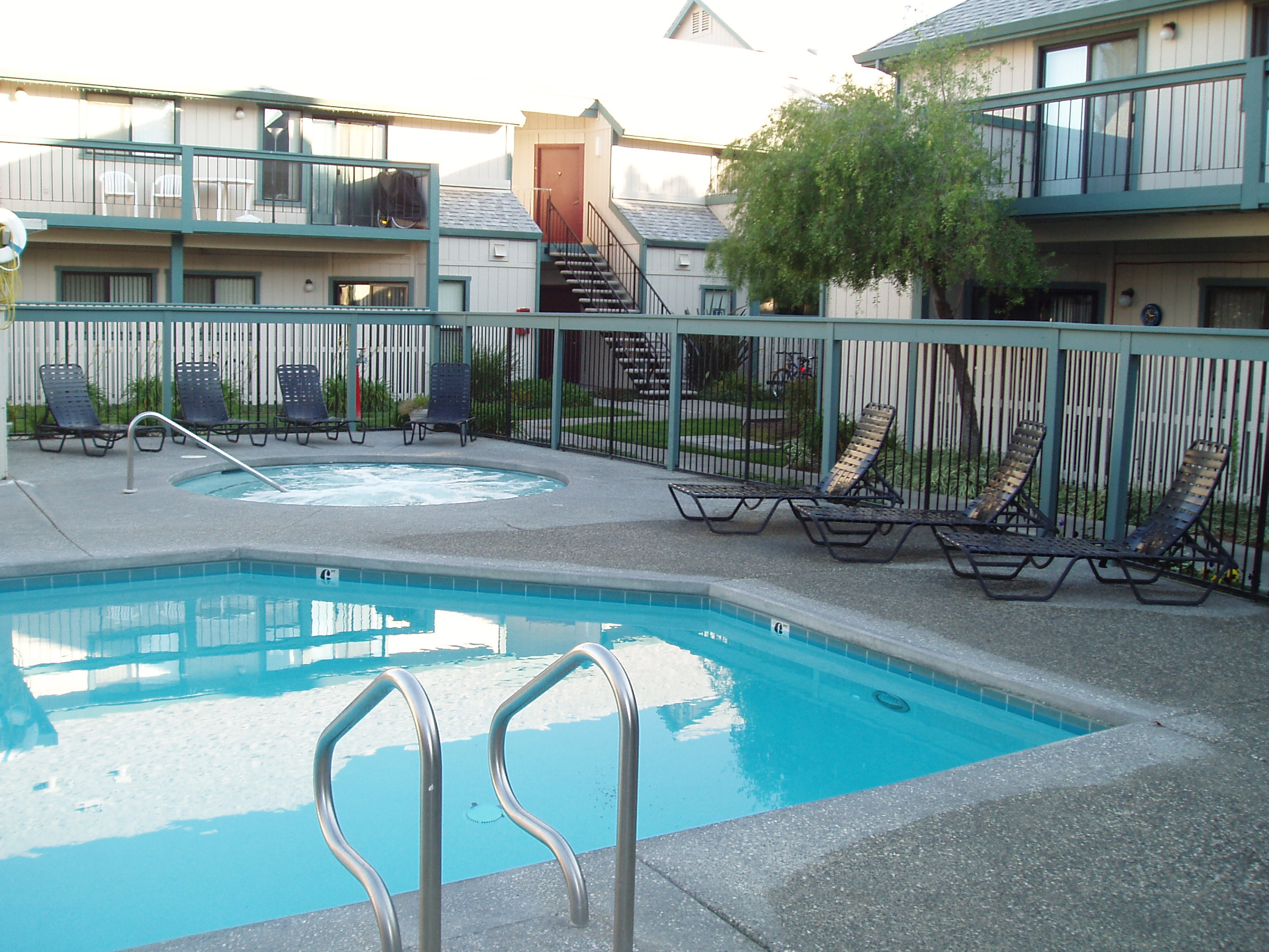 Information about "Pool 2.JPG" on la salle Davis LocalWiki